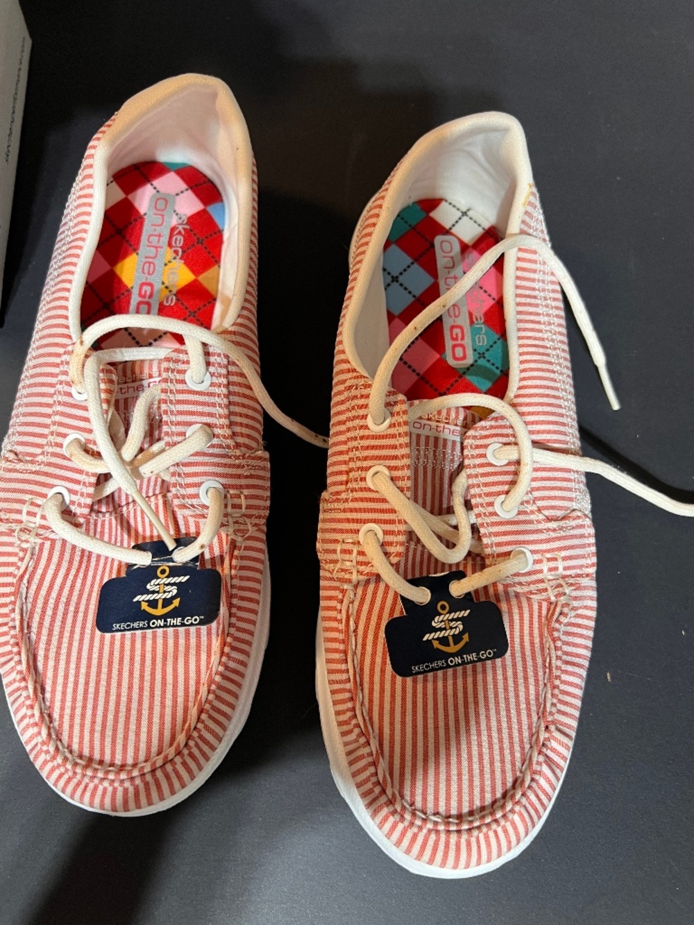 Sketchers on the go SAIL Red Stripe shoes size 7